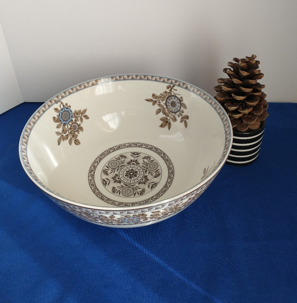 Martha Stewart Wedgwood LG Serving Bowl